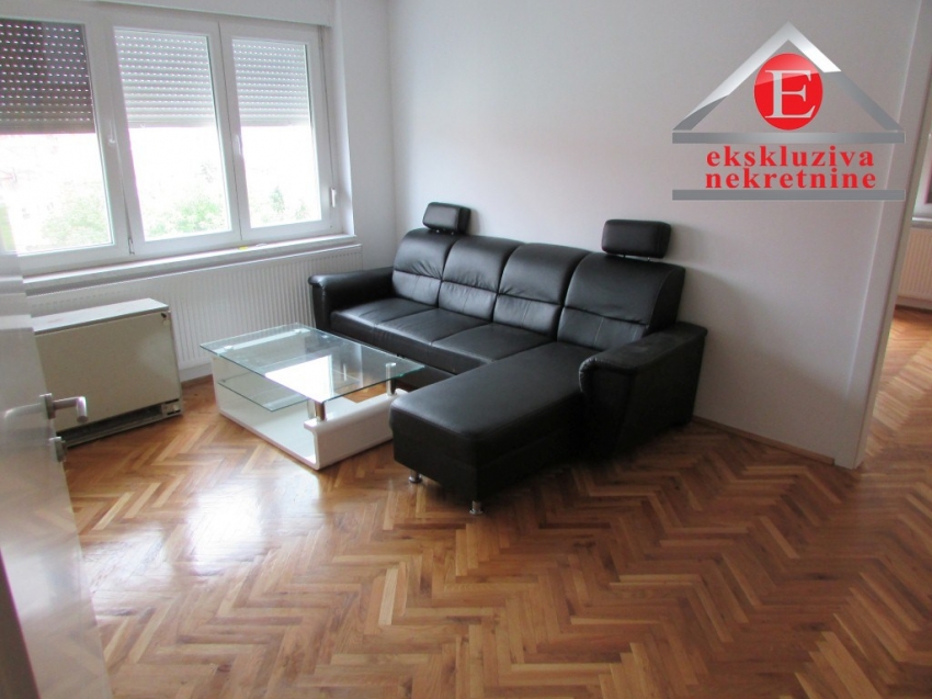 -CENTAR-Dvosoban stan površine 53m2 ID 2622/DŠ