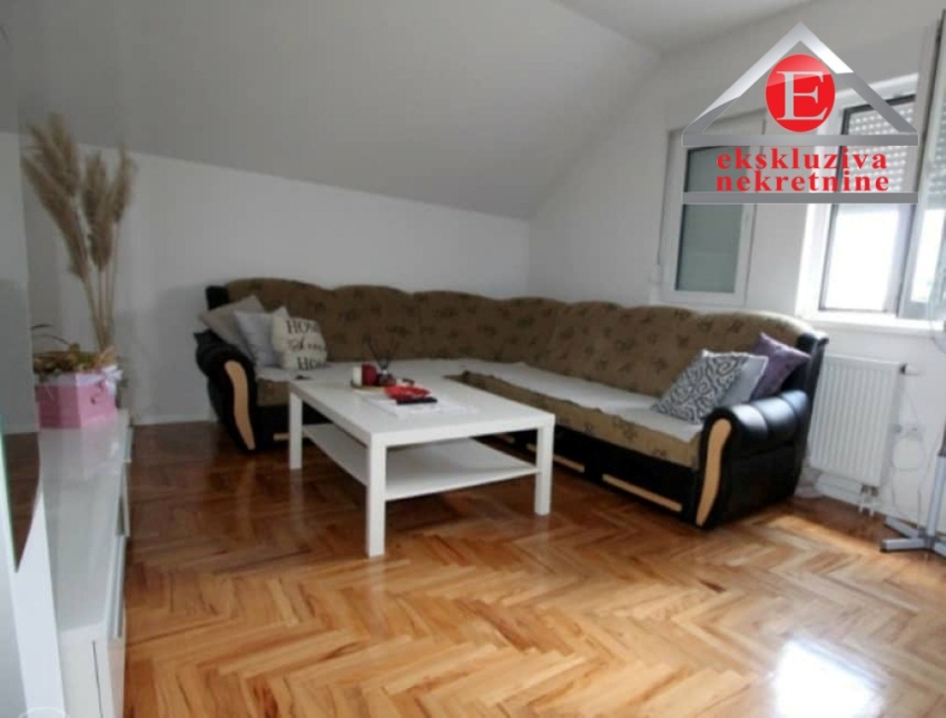 -Centar- Useljiv trosoban stan površine 60m2 ID: 3442/DŠ