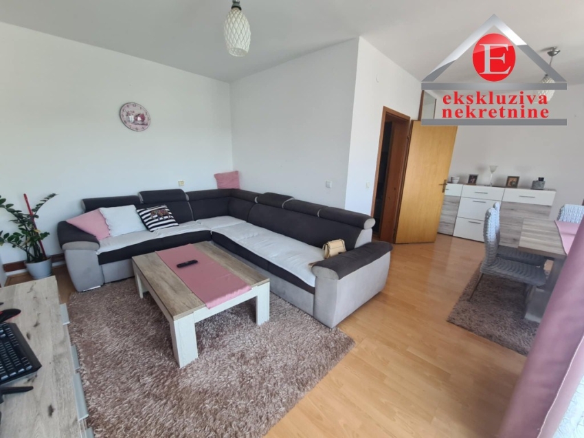 Namješten trosoban stan površine 60 m2 ID 3856/NL