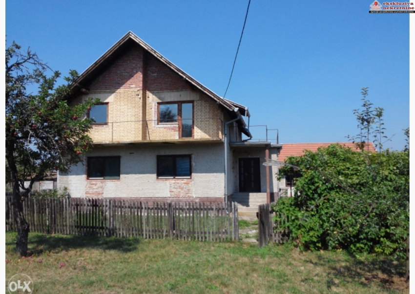 Kuća površine 82m2 sa zemljištem 10707m2