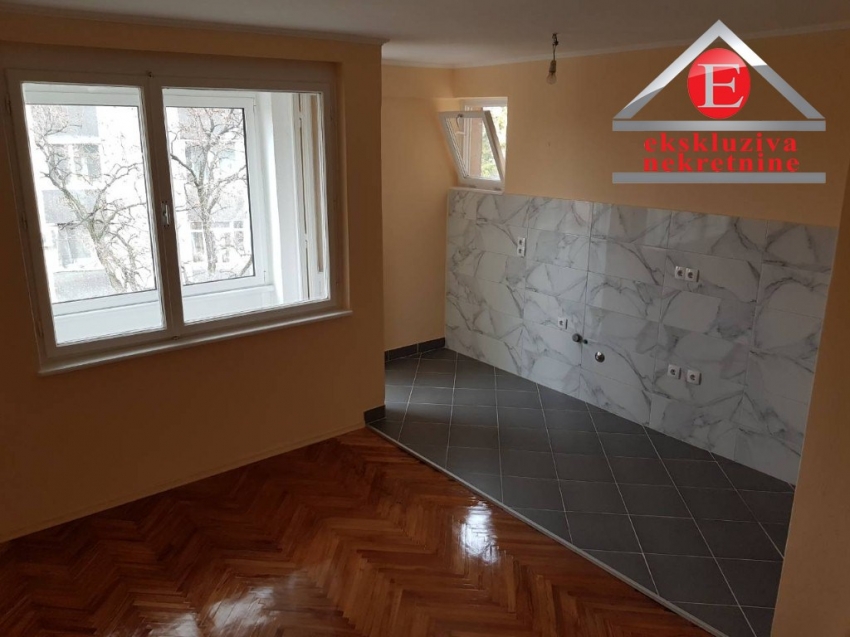 - CENTAR - Kompletno renoviran stan 44m2