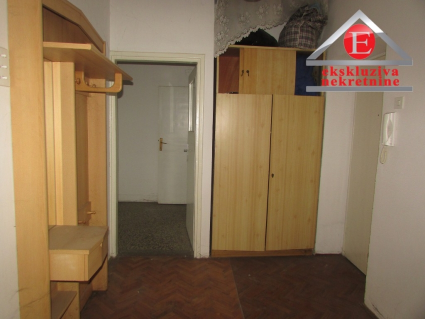 - POVOLJNO- Dvosoban stan površine 69 m2 ID 2663/DŠ