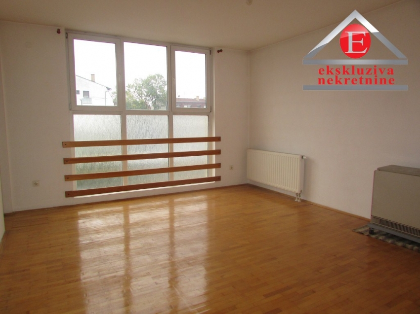 - CENTAR- Garsonjera površine 38 m2 ID 2752/DŠ