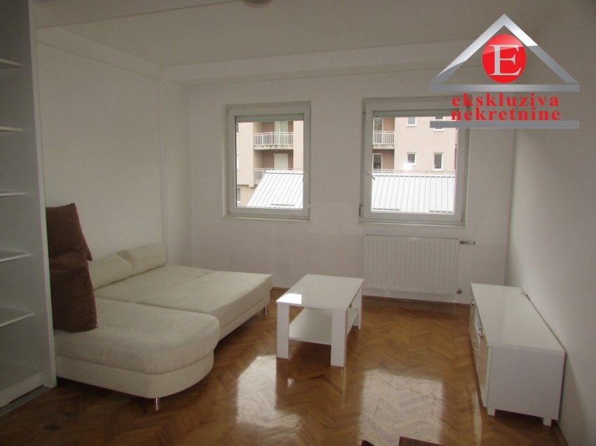 -CENTAR-Namještena garsonjera površine 32m2 ID 2847/NL