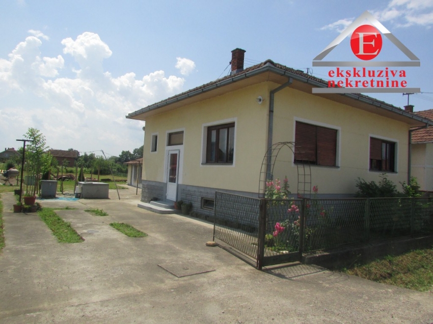 -BRKA- Prizemna kuća površine 78 m2 ID 2891/NL